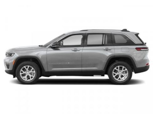 Used 2024 Jeep Grand Cherokee Altitude AWD/4WD image 3