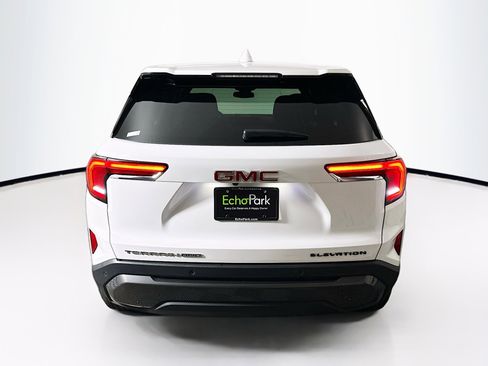 Used 2025 GMC Terrain Elevation image 7