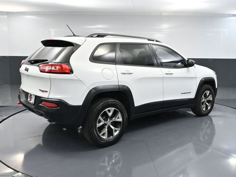 Used 2015 Jeep Cherokee Trailhawk AWD/4WD image 5