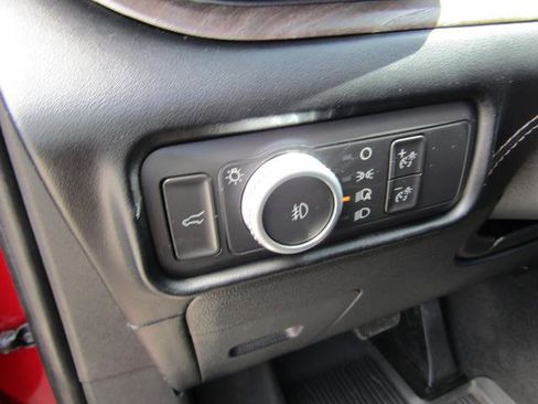 Used 2022 Ford Explorer Platinum w/ Equipment Group 601A AWD/4WD image 24