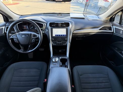 Used 2020 Ford Fusion SE image 10