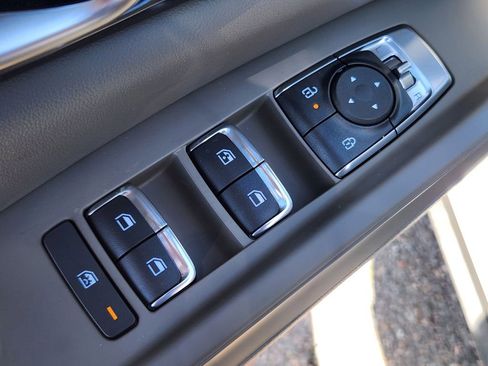 New 2026 Kia Carnival FWD image 7