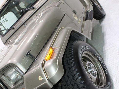 Used 1989 Jeep Wrangler Sahara image 6