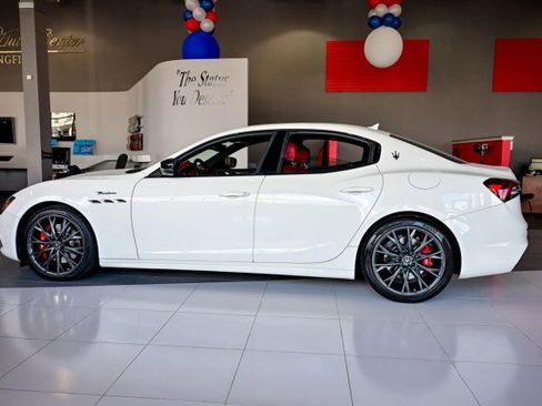 Used 2022 Maserati Ghibli Modena Q4 image 9