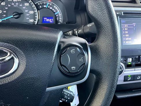 Used 2014 Toyota Camry LE image 12