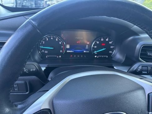 Used 2022 Ford Explorer XLT w/ Equipment Group 202A image 20