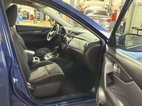 Used 2019 Nissan Rogue SV FWD image 25