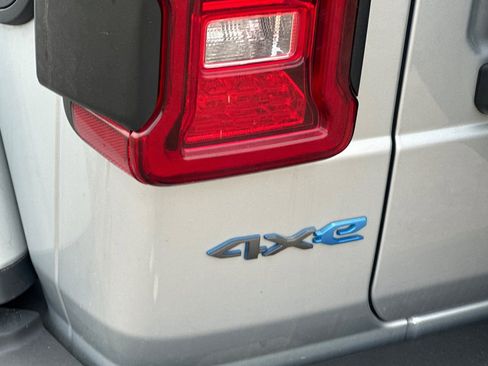 Used 2023 Jeep Wrangler Unlimited Rubicon 4xe image 33