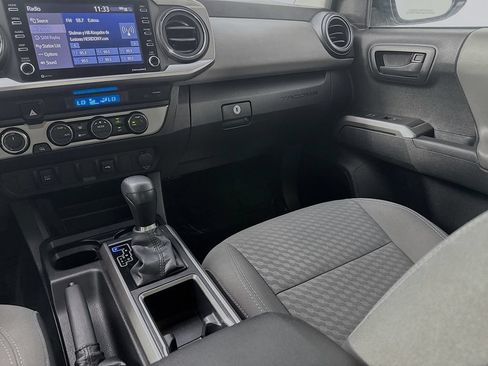 Used 2022 Toyota Tacoma SR5 AWD/4WD image 25