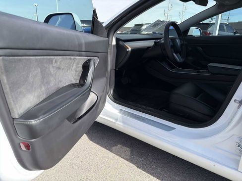 Used 2019 Tesla Model 3 Long Range image 17