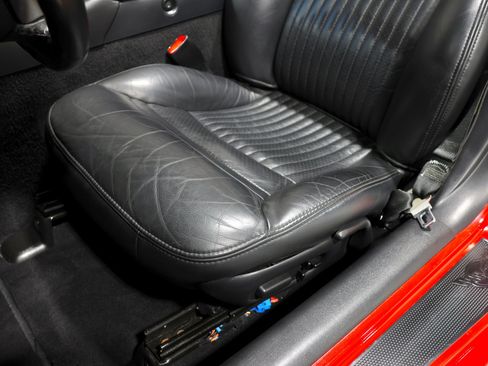 Used 2004 Chevrolet Corvette Convertible w/ Preferred Equipment Group RWD image 57