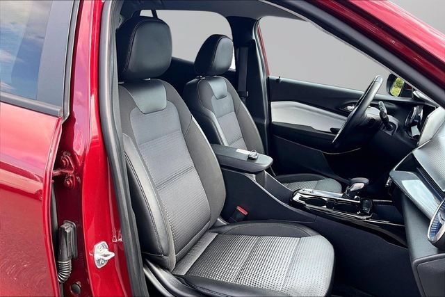 Used 2024 Chevrolet Trax LT w/ Driver Confidence Package FWD image 7