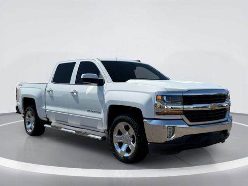 Used 2018 Chevrolet Silverado 1500 LT w/ LT Eassist Package AWD/4WD image 5