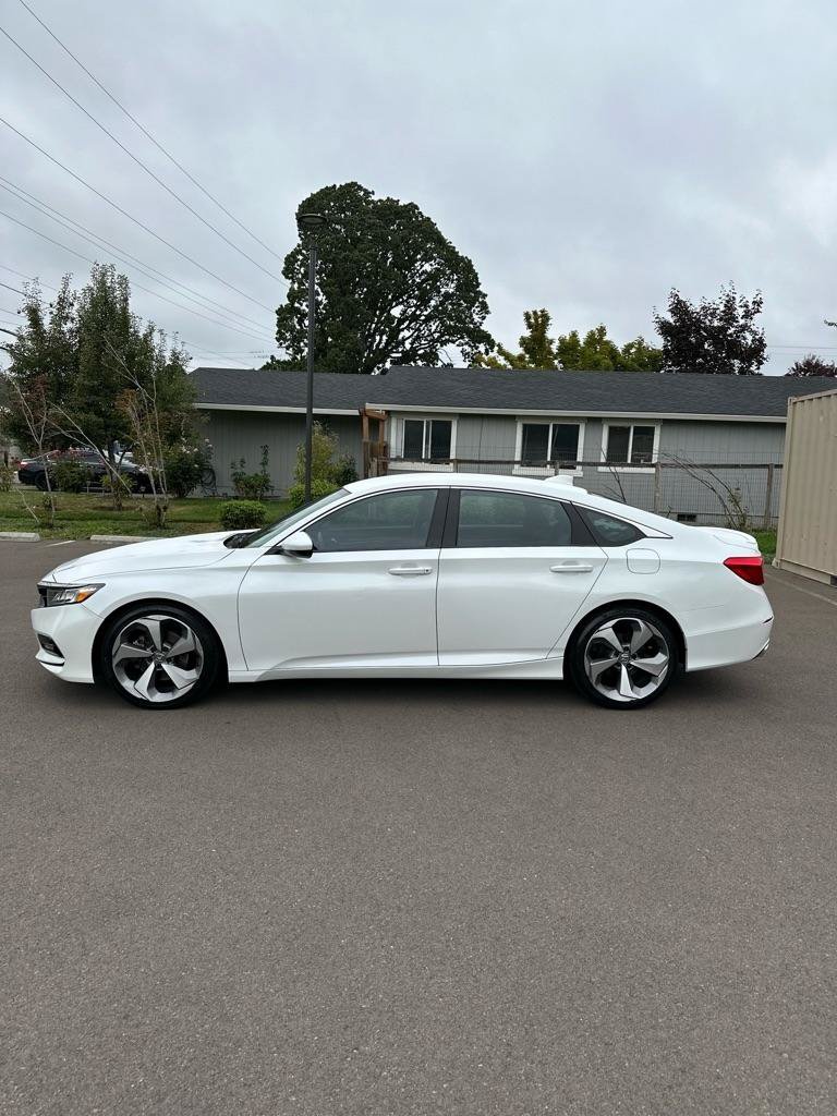 Used 2018 Honda Accord Sport image 9