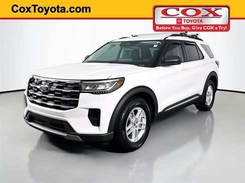 Used 2025 Ford Explorer Active RWD image 1