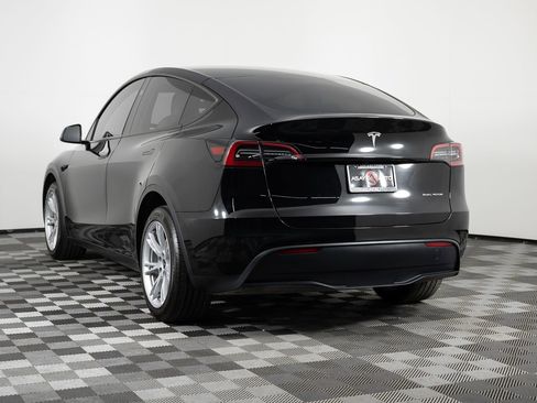 Used 2023 Tesla Model Y Long Range image 5