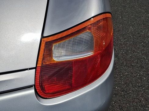 Used 2001 Porsche Boxster RWD image 28