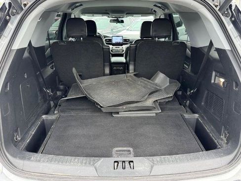 Certified 2022 Ford Explorer XLT w/ Equipment Group 202A AWD/4WD image 6