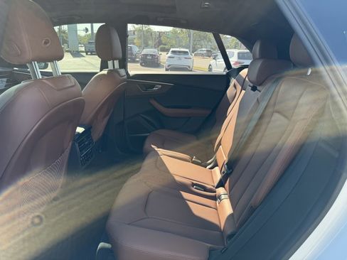 Used 2025 Audi Q8 Premium Plus AWD/4WD image 5