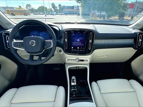New 2026 Volvo XC40 B5 Ultra w/ Protection Package Premier AWD/4WD image 7