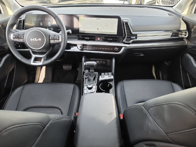 Used 2025 Kia Sportage EX FWD image 22