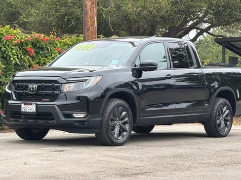 Used 2025 Honda Ridgeline Sport image 8