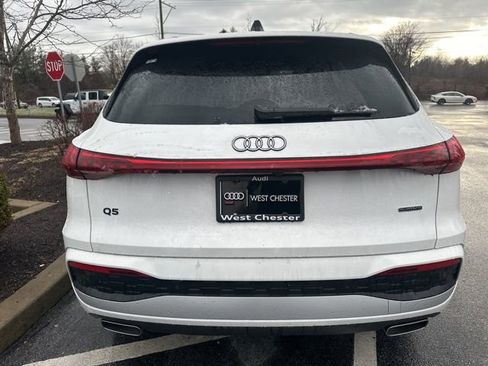 Used 2025 Audi Q5 Premium w/ Convenience Package image 5
