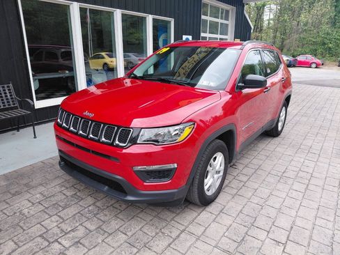 Used 2019 Jeep Compass Sport FWD image 2