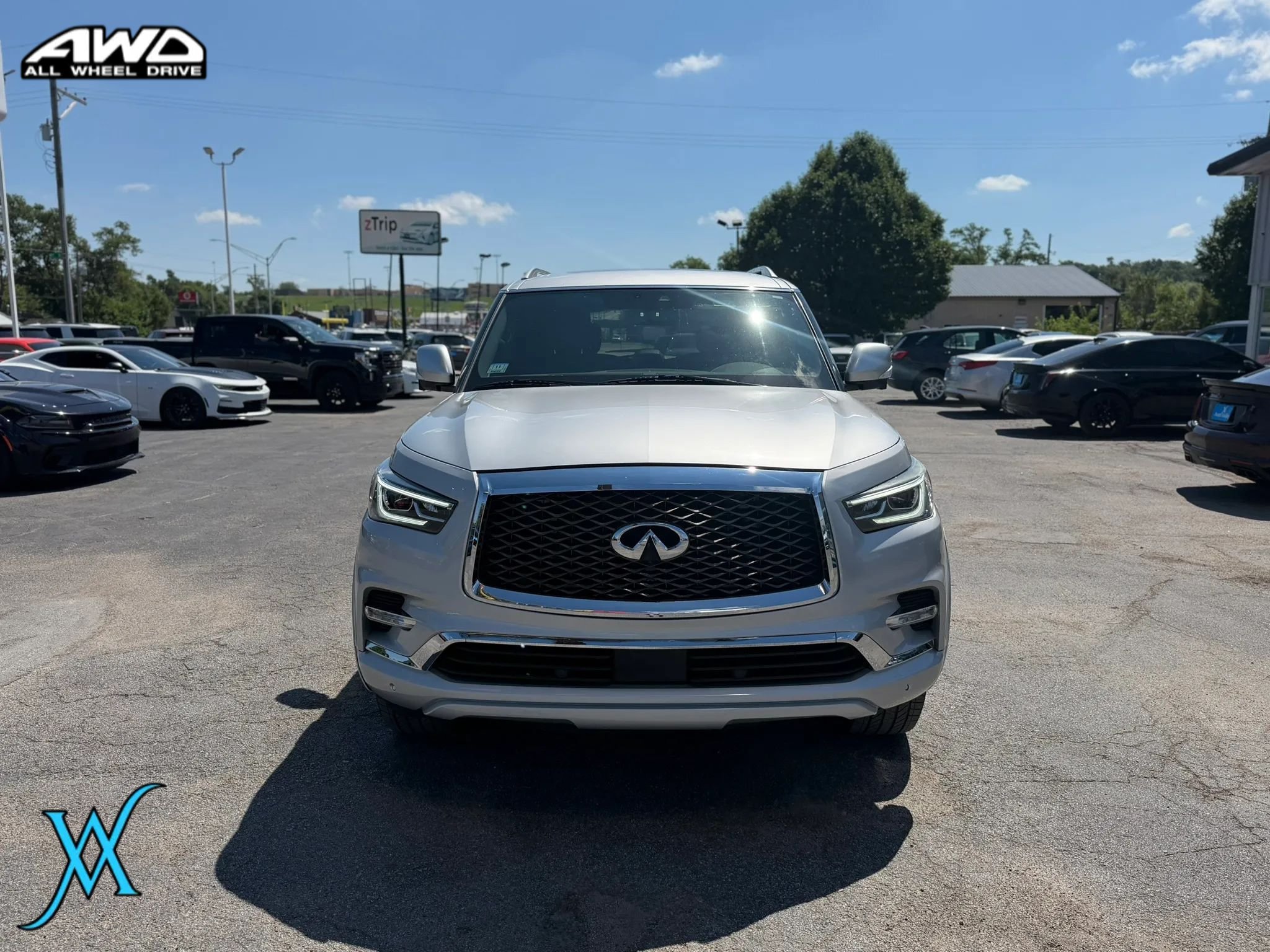 Used 2021 INFINITI QX80 Luxe AWD/4WD image 2