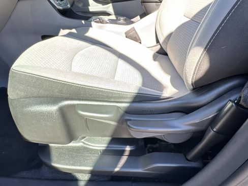 Used 2024 GMC Terrain SLE image 16