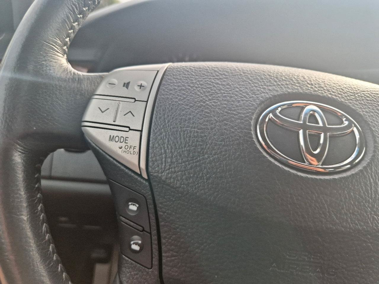 Used 2009 Toyota Avalon Limited FWD image 17