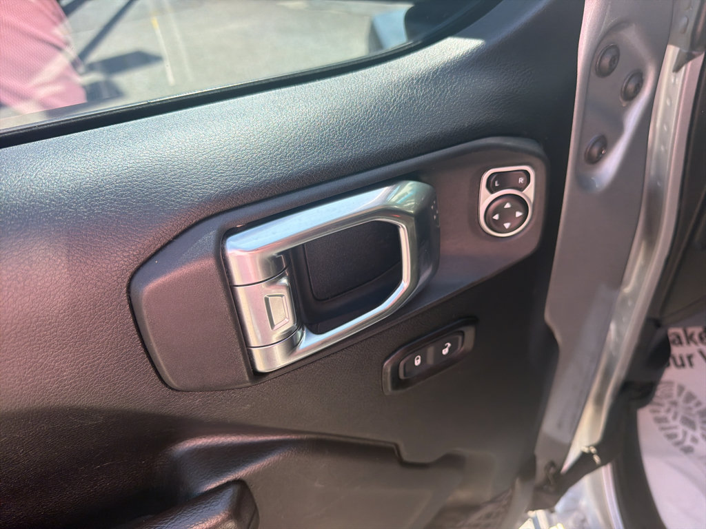 Used 2018 Jeep Wrangler Unlimited Sport S AWD/4WD image 13