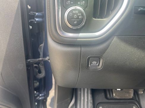 Used 2021 GMC Sierra 2500 AT4 w/ AT4 Premium Plus Package AWD/4WD image 13