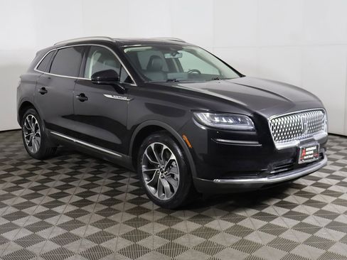 Used 2022 Lincoln Nautilus Reserve image 2