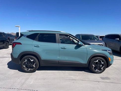 Used 2025 Kia Seltos EX w/ EX Sunroof Package image 3