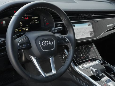 Used 2025 Audi Q7 3.0T Prestige w/ Prestige Package AWD/4WD image 7