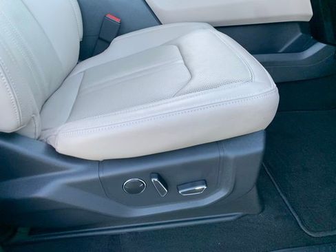 Used 2024 Ford Expedition Limited image 35