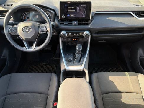 Used 2023 Toyota RAV4 SE w/ Convenience Package image 9