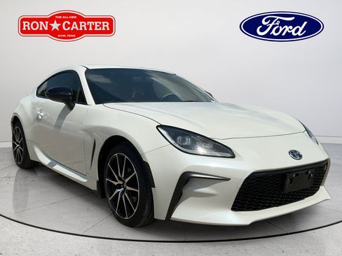Used 2025 Toyota GR86 RWD image 1