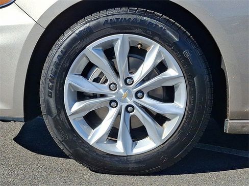 Used 2024 Chevrolet Malibu LT image 8