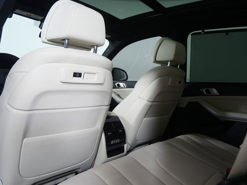 Certified 2022 BMW X5 sDrive40i w/ M Sport Package image 18