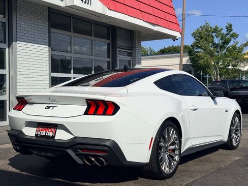 Used 2024 Ford Mustang GT Premium RWD image 3