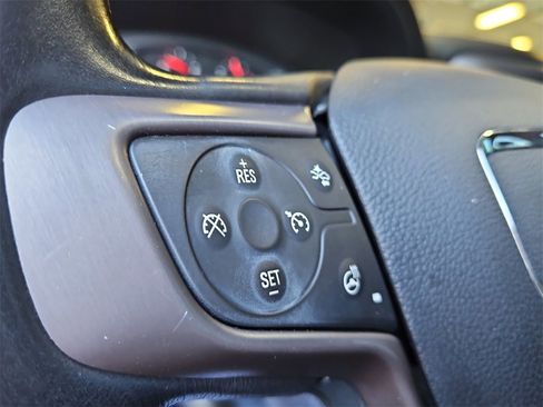 Used 2022 GMC Acadia AT4 w/ Preferred Package image 36