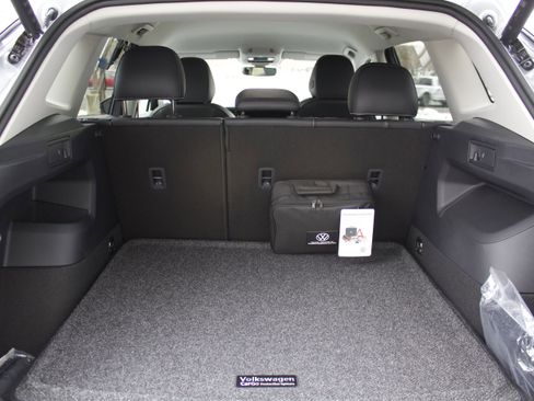 New 2026 Volkswagen Tiguan SE image 26