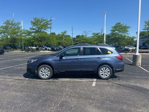 Used 2017 Subaru Outback 2.5i Premium AWD/4WD image 2