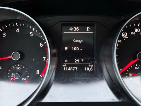 Used 2017 Volkswagen Passat 1.8T R-Line w/ R-Line Lighting Package image 17