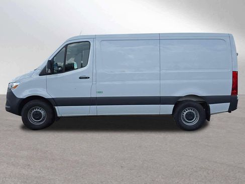 Used 2025 Mercedes-Benz Sprinter 2500 image 6