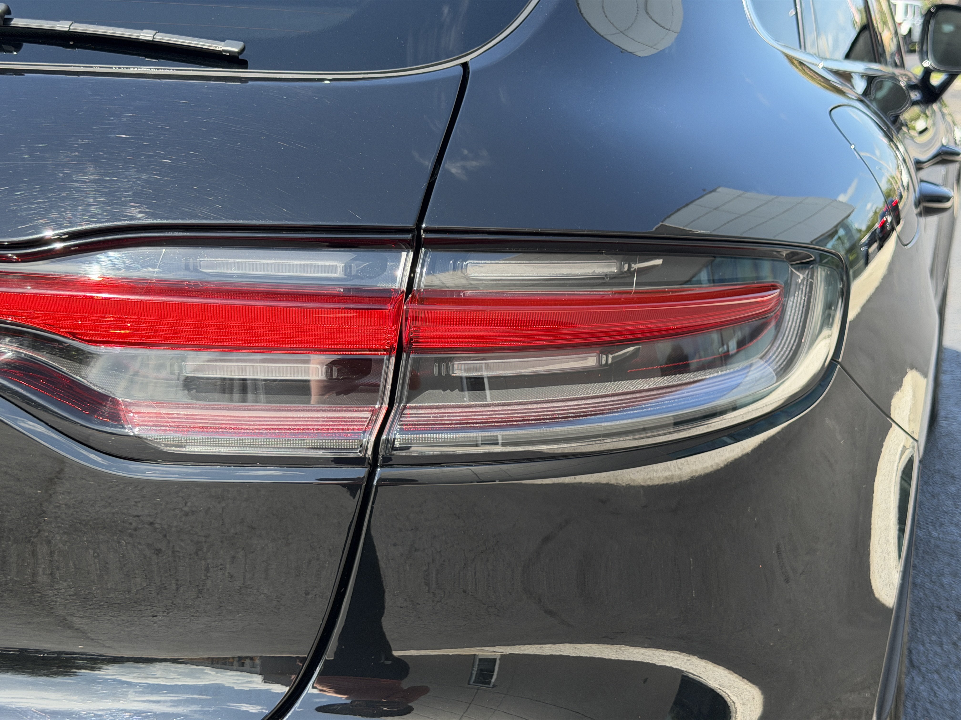 Certified 2024 Porsche Macan AWD/4WD image 14