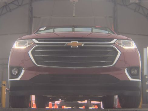 Used 2021 Chevrolet Traverse LT image 6