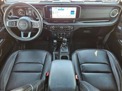 Used 2024 Jeep Wrangler Unlimited Sahara w/ Technology Group AWD/4WD image 21